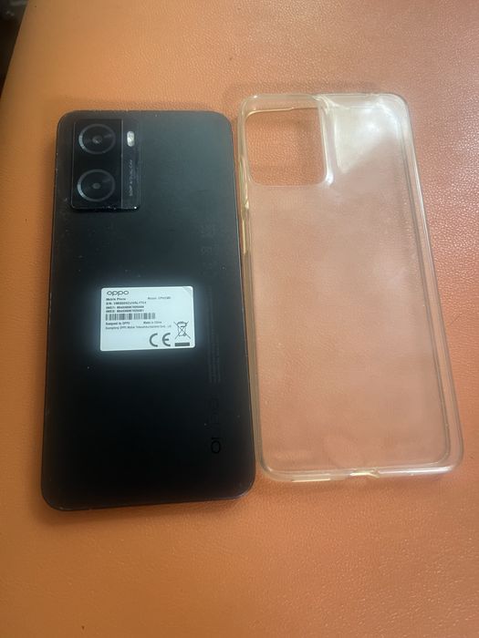 Vand telefon oppo a57s 128 gb memorie si 8 GB ram