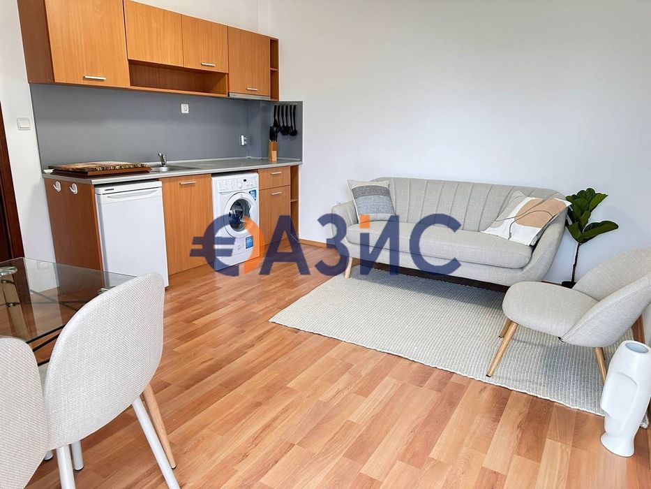 Продава се Тристаен апартамент в к.к. Слънчев бряг - 70 кв.м за 1000 €/кв.м - Снимка #1