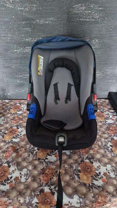 Cărucior bebeluși format din landou + scoică