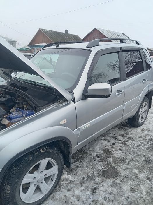 Нива шевроле 2014 год,люксовая