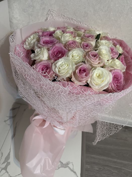 Цветы новые 51 роза свежие