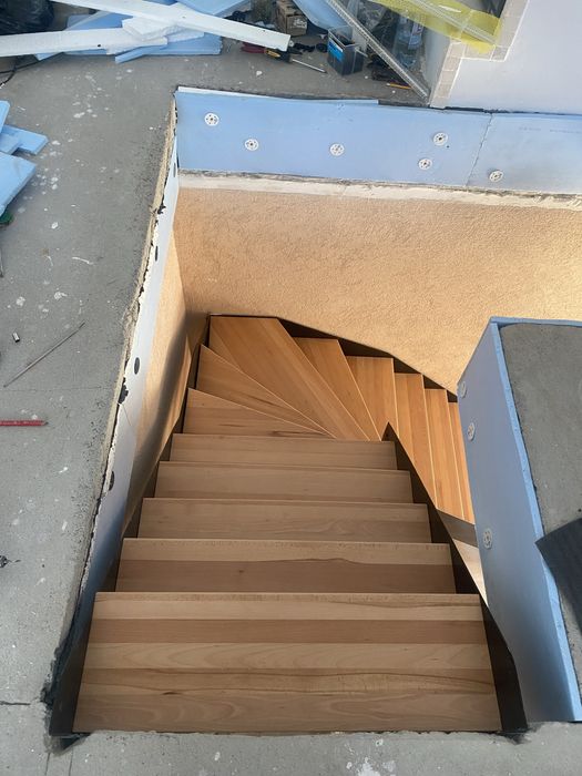 Scări interioare/exterioare/flotante/simple/trepte rotunde