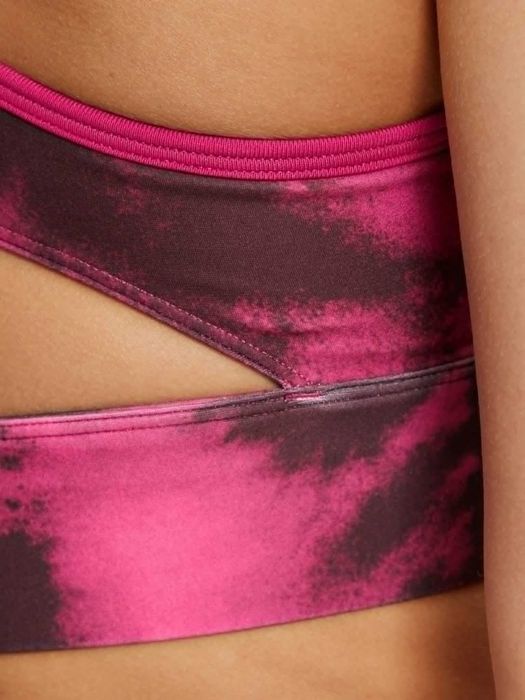 Ново REEBOK спортно бюстие р-р М