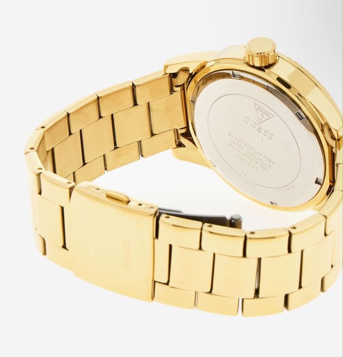 Часовник  Guess нов