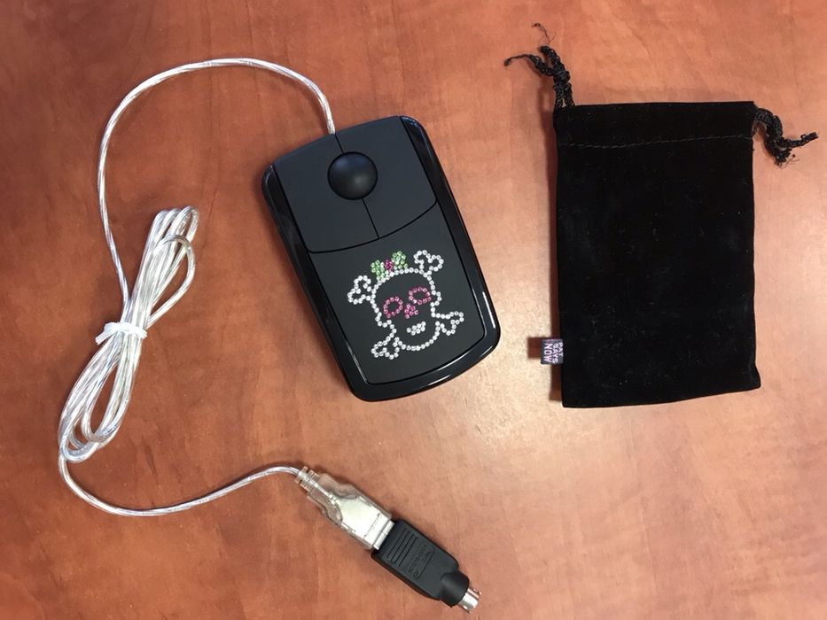 Продавам дизайнерска мишка за компютър Pat Says Now