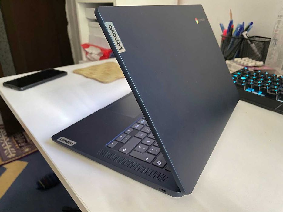Laptop Lenovo Slim 3 Chromebook 14'' 64gb storage 4gb RAM