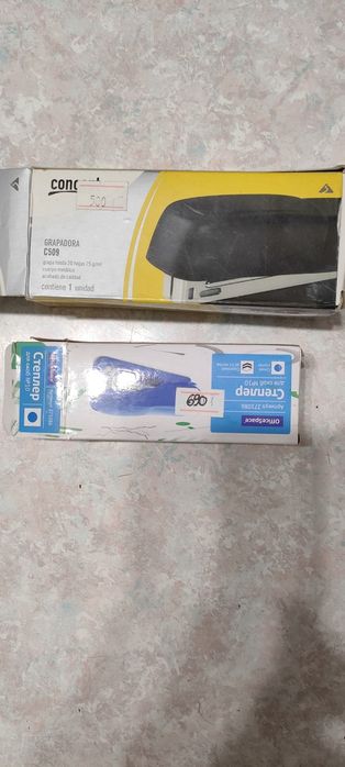 Степлер со скобами