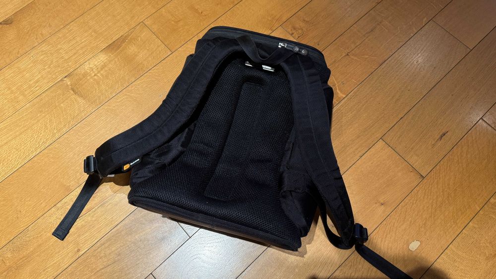 Set Genți Booq (Graphite): Rucsac Boa Squeeze + Messenger Boa Nerve