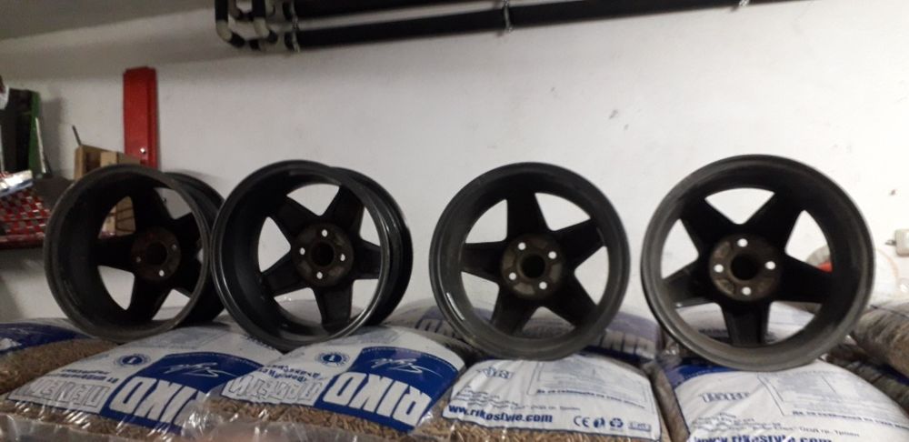 Продавам Джанти за Голф Кънтри, вежди, оригинални.