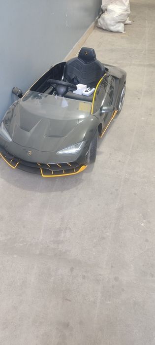 Detikiy ferari mashina