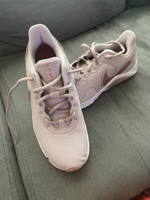 2 чифта маратонки Nike