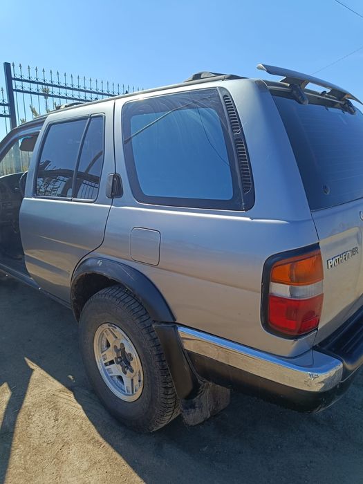 Nissan pathfinder r50