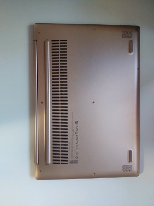 Lenovo IdeaPad 530S 14" – Ryzen 5 2500U / 8GB RAM / SSD 256GB – Stare foarte bună