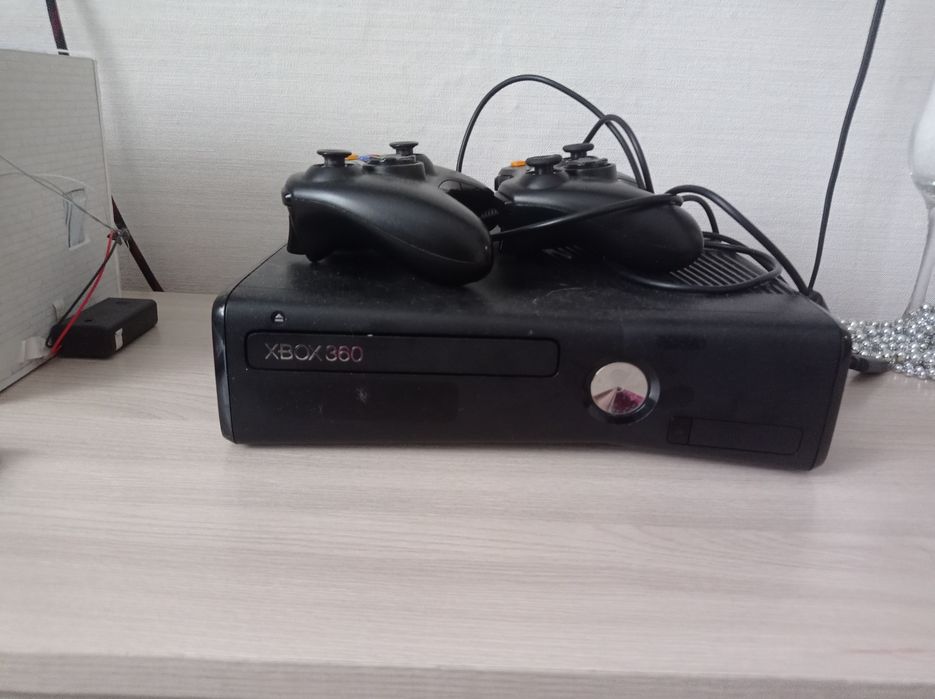Xbox 360 Slim прошитая