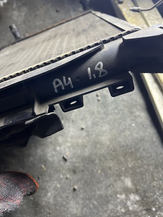 Привозные радиаторы охлаждение на АУДИ