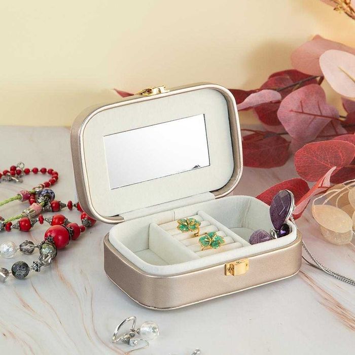 Кутия за Бижута с Огледало и Ключ