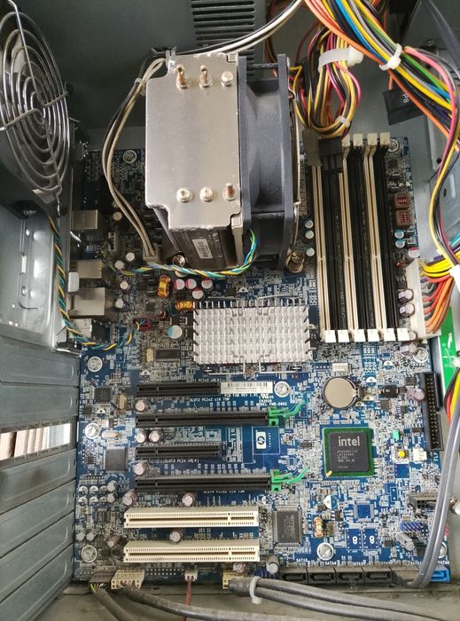 HP Z400 Workstation (аналог Core i7-920) без ОЗУ и HDD