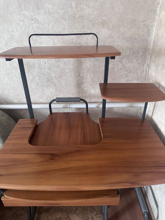 Компьютерный стол с доставкой на дом