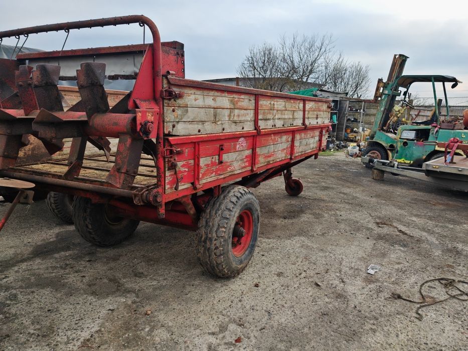 Remorcă împrăștiat gunoi MIG bălegar 4 tone