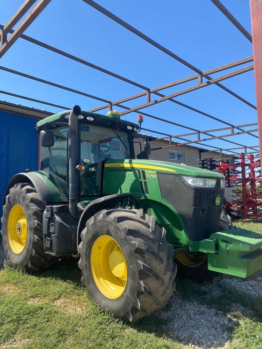 Tractor John Deere 7230R   Pret 93000€+TVA