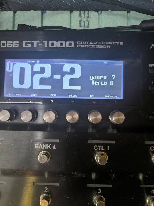 Процесор за китара, цигулка и други инструменти//BOSS GT-1000