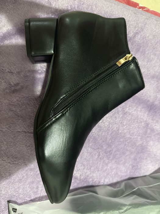 Cizme scurte pentru femei