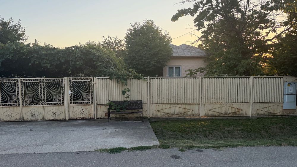 Casă 3 camere, Stăncești, 1600 mp, + teren adiacent disponibil