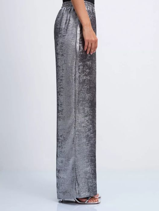 Брюки-палаццо фирма Zarina
Размер 44 на бирке, подойдут и на 42 и 46
Н