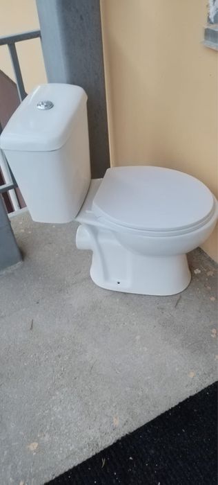 Продам  б/у унитаз