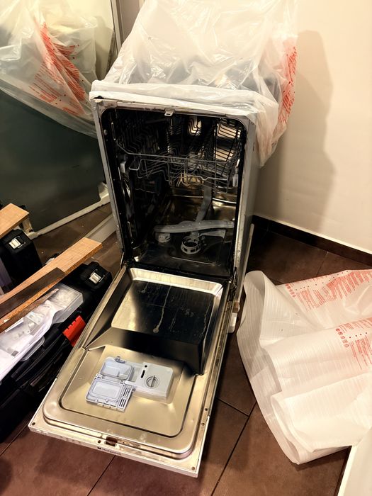 Съдомиялна за вграждане Hotpoint 45см за части