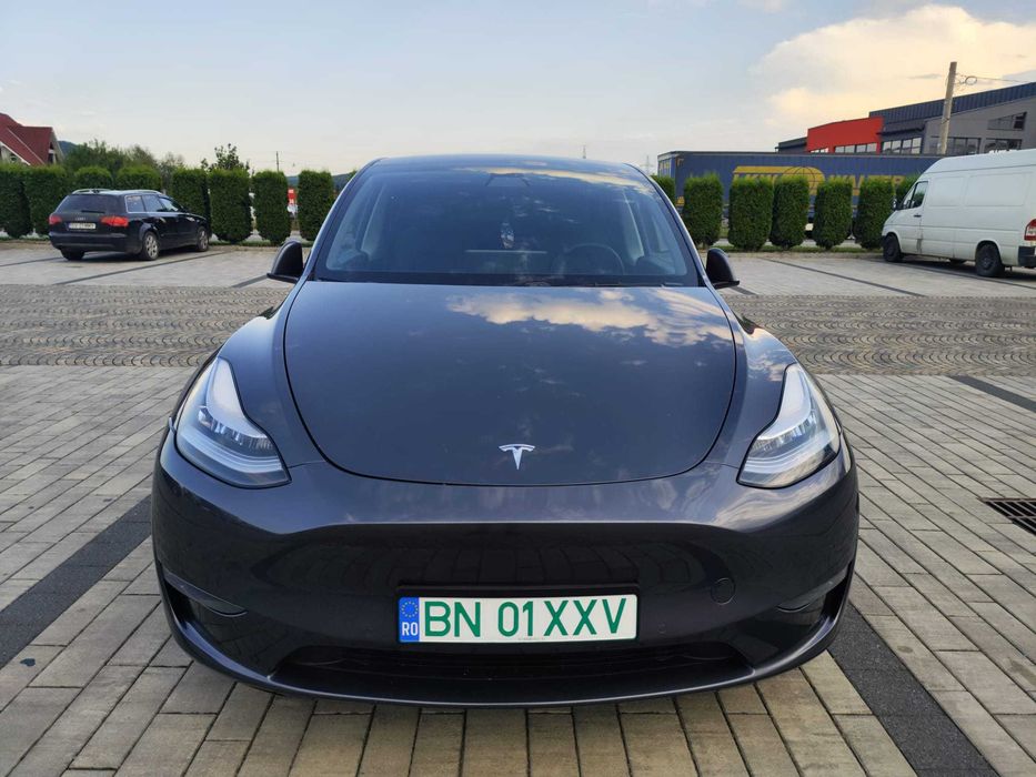 Tesla Model Y Long Range AWD