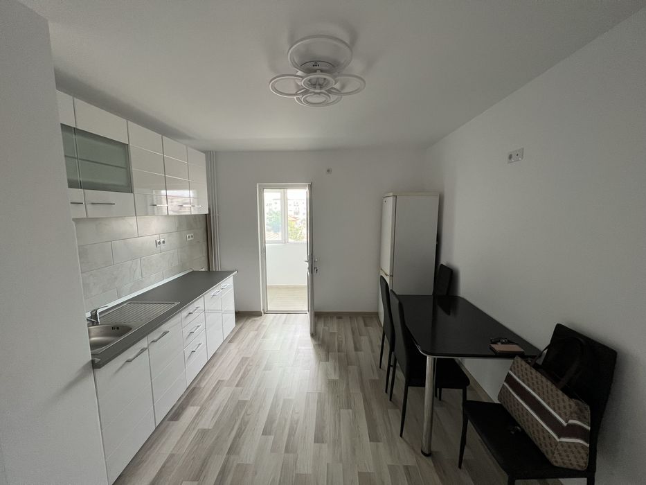 Apartament cu 2 camere decomandat