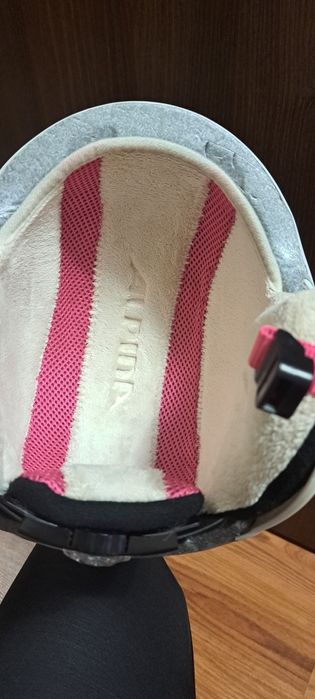 Ски каска в комплект със зимни очила