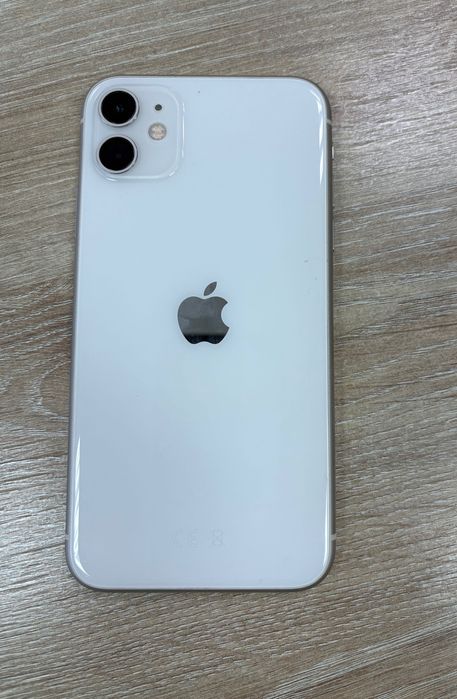 Продавам iPhone 11