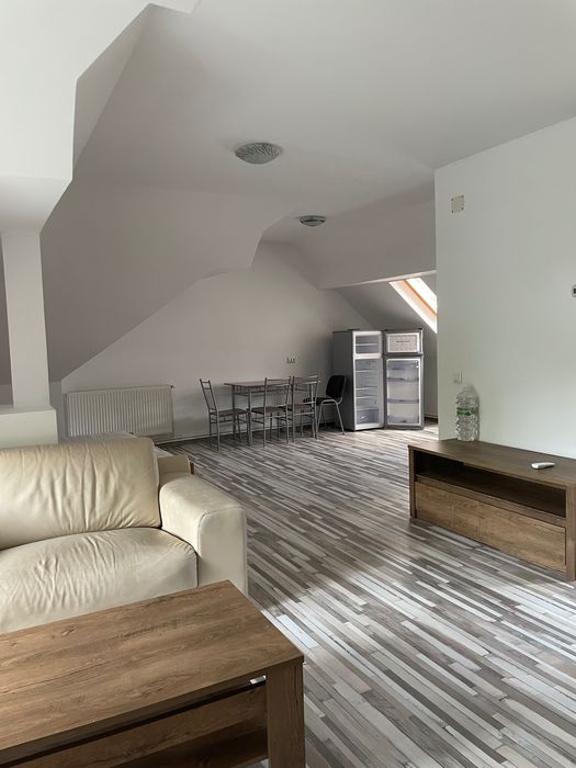 Apartament de închiriat
