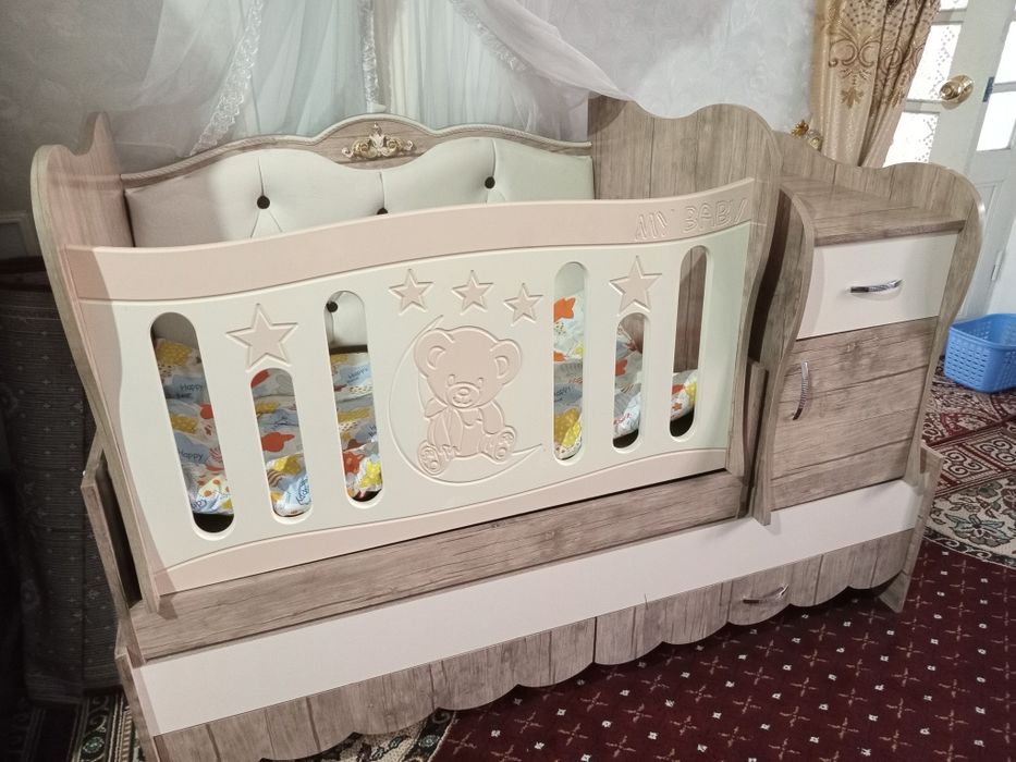 Bolalar maneji, tebranuvchi yotoq, yangi