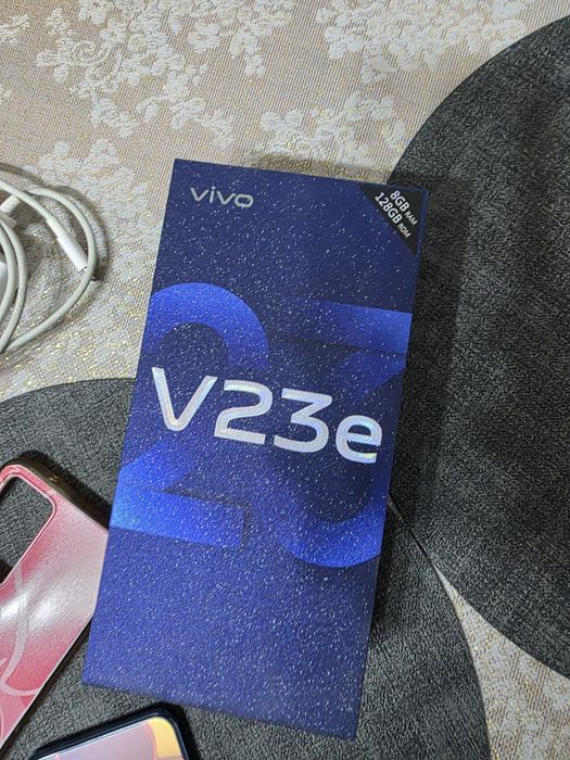 Продам Vivo V23e б/у