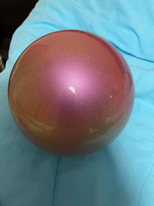 Топка за художествена гимнастика