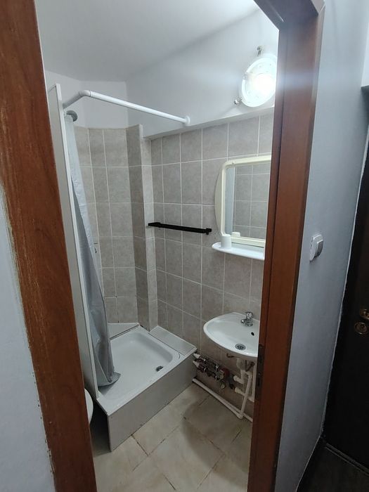 Se Închiriază Garsoniera