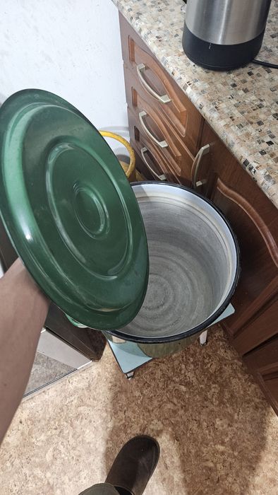 Продам бак, баки, кастрюлю, ведра, емкости.