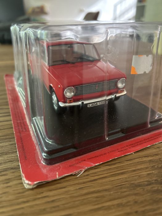 Колекционерска количка LADA 1200 (1970) 1:24 – метален модел в кутия