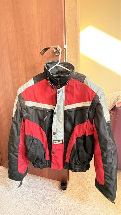 Vand geaca de moto