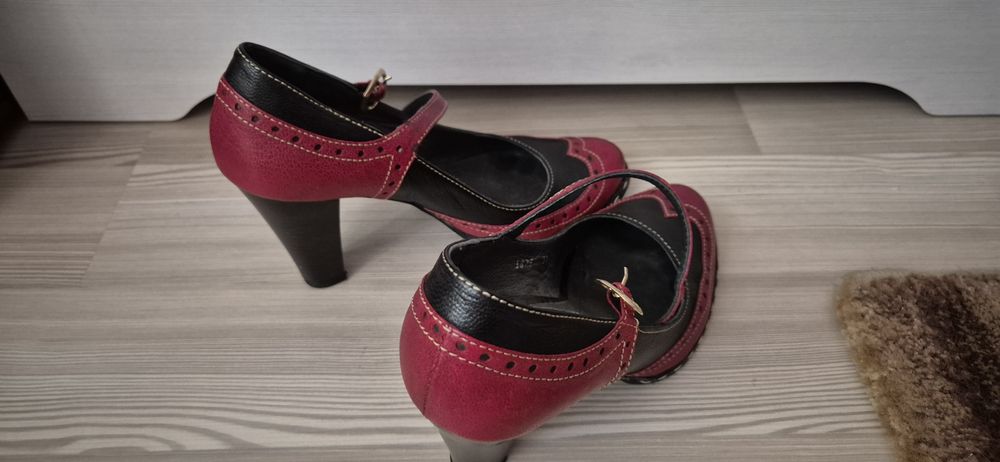 Pantofi din piele, marimea 37