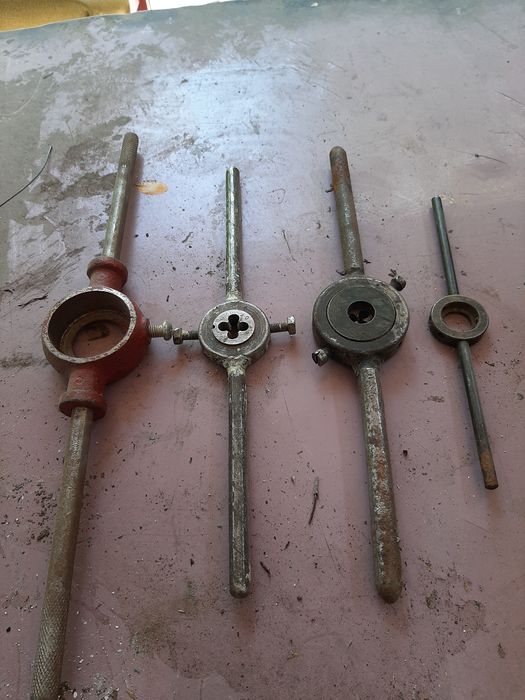 Цена за все Четыре леркодержателя