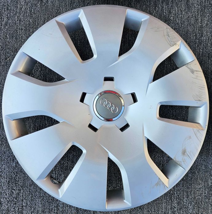 Capace Roti / Capace Jante De Tabla 16" Ptr. Audi A3/A4/A5/A6