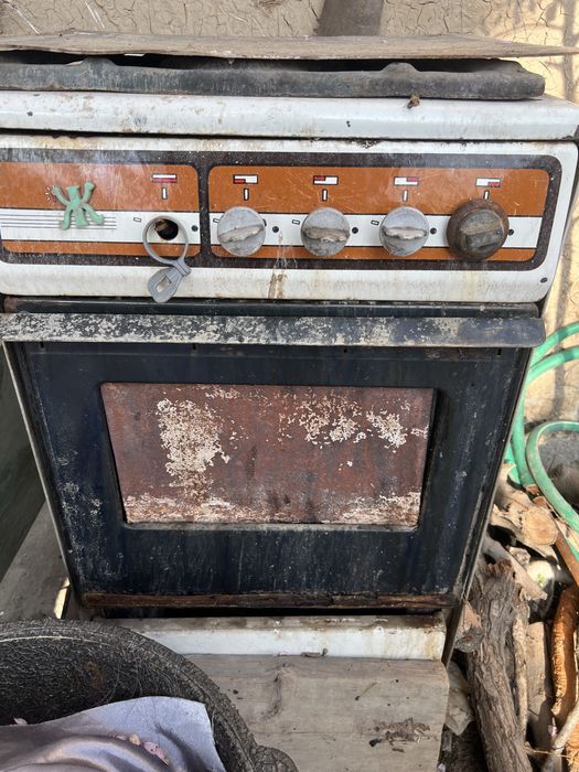 Gaz plita va xolodilnik