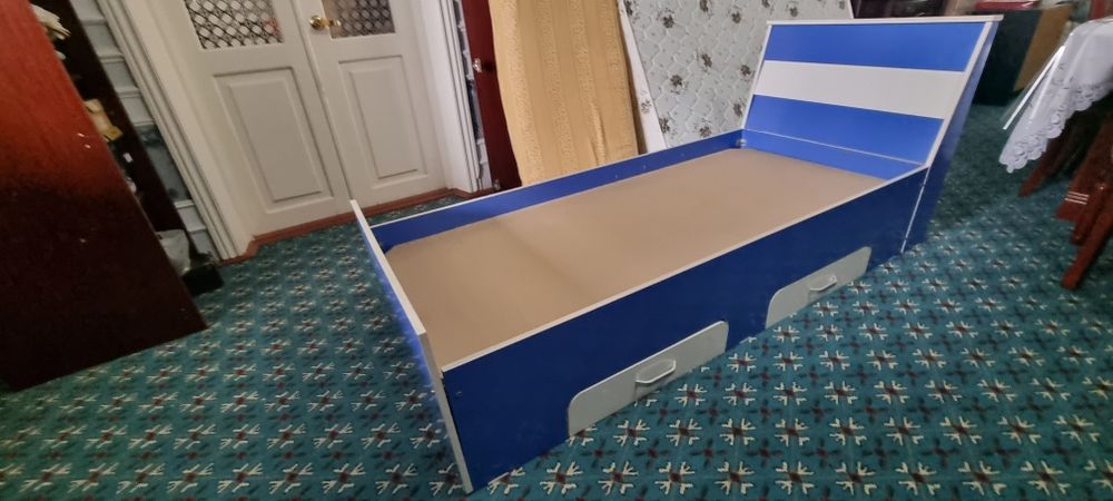 Диван подростковый б.у.