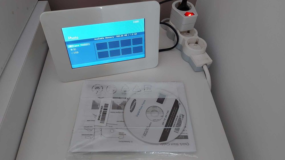 Rama Foto Digitala Samsung SPF-71ES White