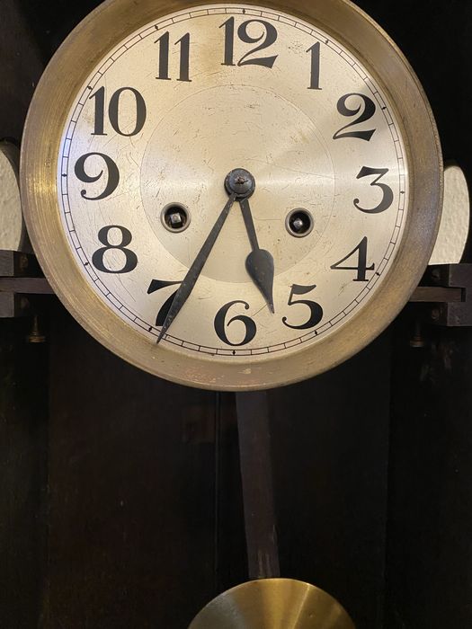 Ceas de perete cu cheie si pendul