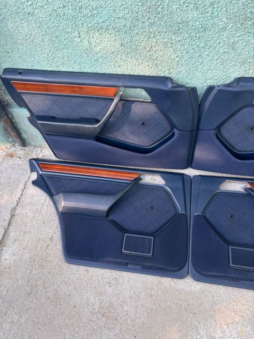 Обшивки дверей w124